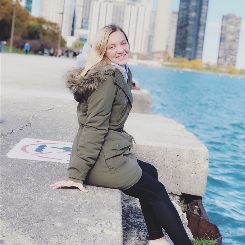 Meet your Posher, Jena